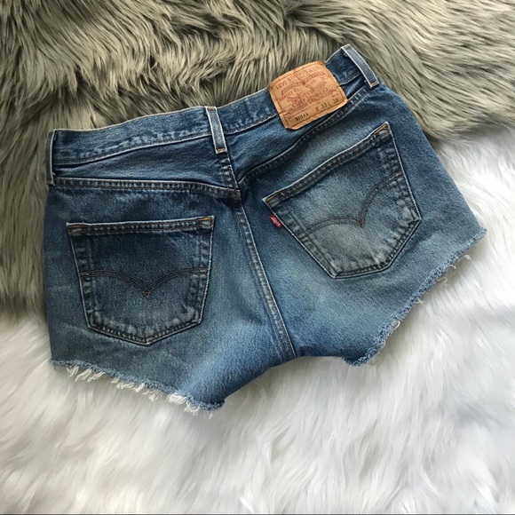 Levi’s 501 Renewed High Waist Cutoff Jean Shorts - Picture 5 of 7
